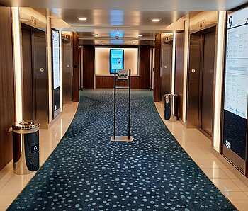 Aufzüge_Blaue Reise