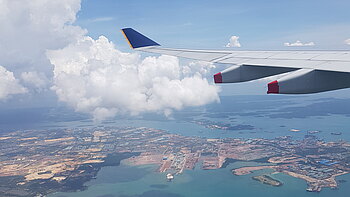 Der Blick aus einem Flugzeug Der Blick aus einem Flugzeug